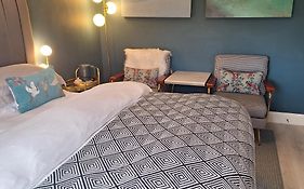 No 12 B&B